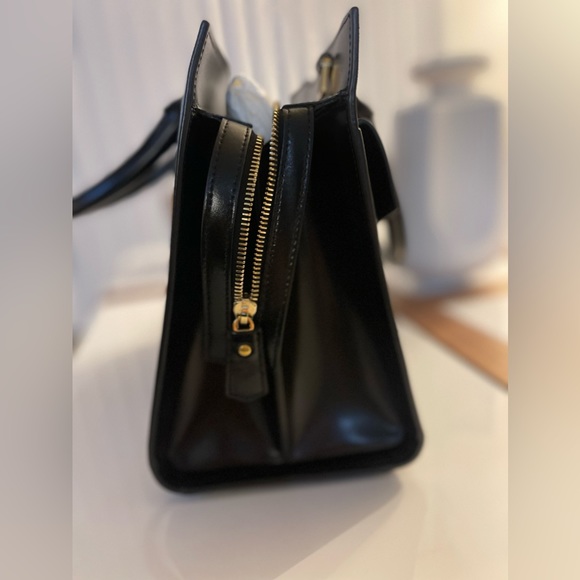 SAINT LAURENT Uptown Medium leather tote bag - Picture 3 of 9